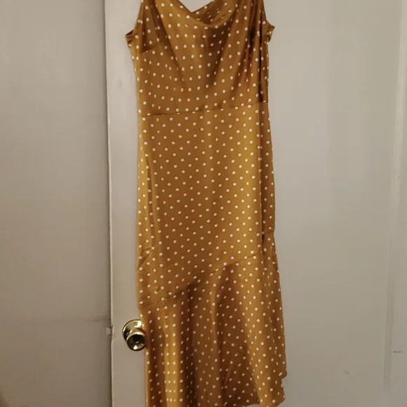 J.O.A Dress - Gold - Picture 4 of 8